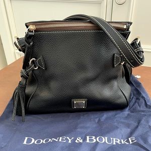 NWOT Dooney and Burke leather crossbody shoulder bag- black with dust bag